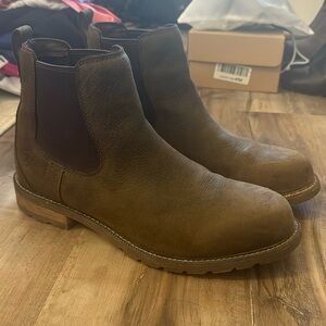 Ariat size 13 Chelsea Boot Excellent condition!